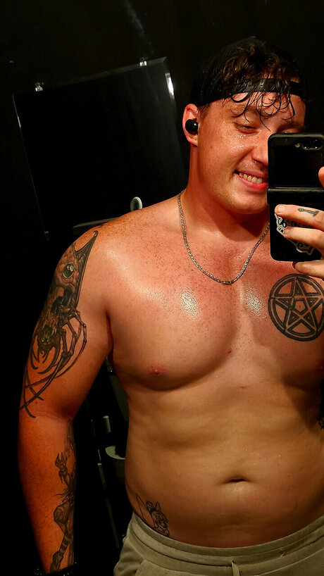 Orin OnlyFans-Bilder