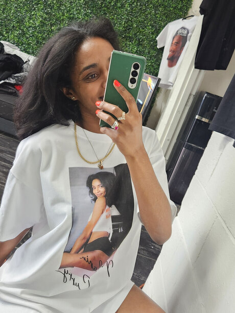 Priya Peach xoxo Brüste OnlyFans