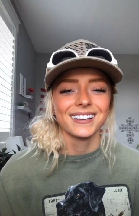 Melanie Doulik Nacktpornos auf OnlyFans