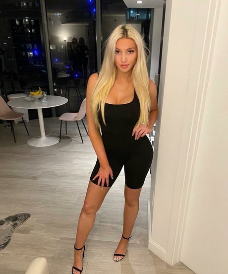 Sarah Baer OnlyFans Gratis-Inhalte