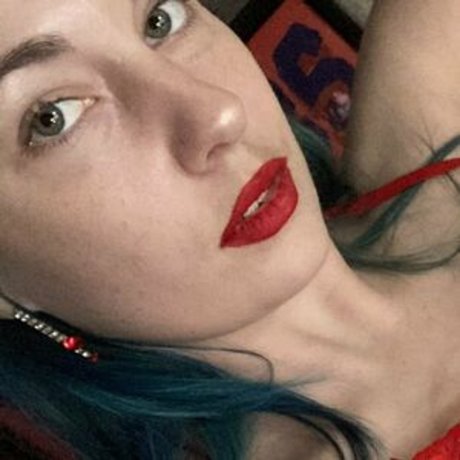 dünne rothaarige onlyfans hübsch Momentaufnahme