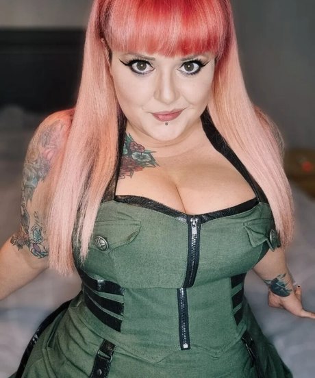 Gothabilly queen OnlyFans Mega