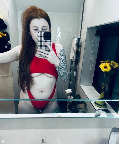 Molly Capper OnlyFans