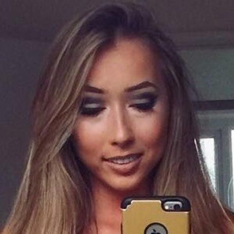 Regina Hunt OnlyFans-Leaks