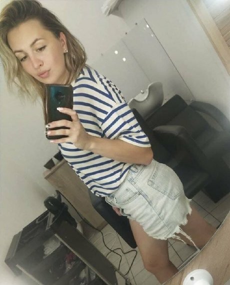 anna bellla OnlyFans Mega