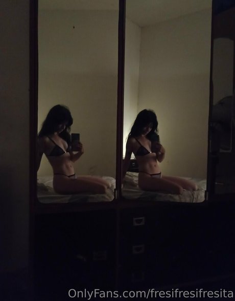 miiielcita OnlyFans nackte Brüste