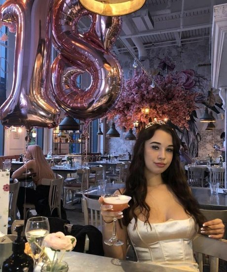 Anna Langley OnlyFans Nacktbilder