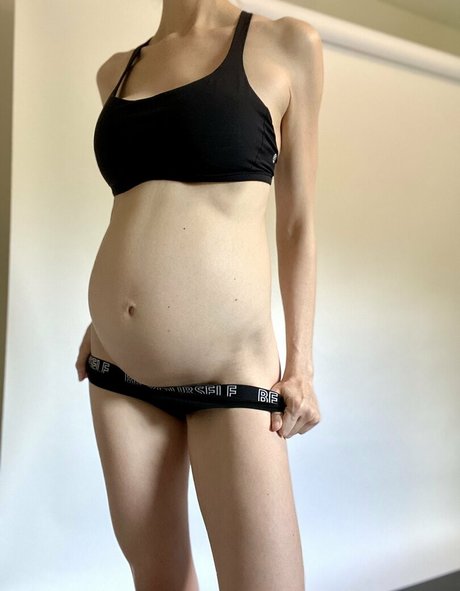 cutepreggo89 OnlyFans Bilder