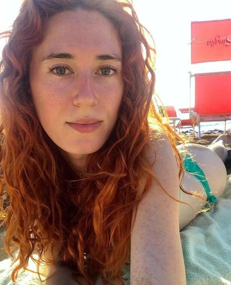 Madeleine Baldachino NurlyFans-Brüste