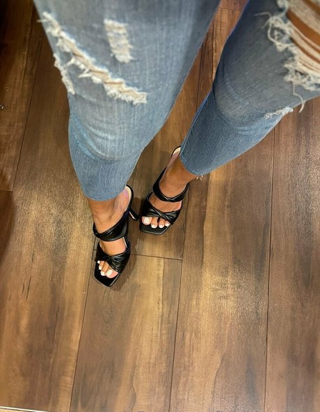 fineislandfeet Nacktbilder auf OnlyFans