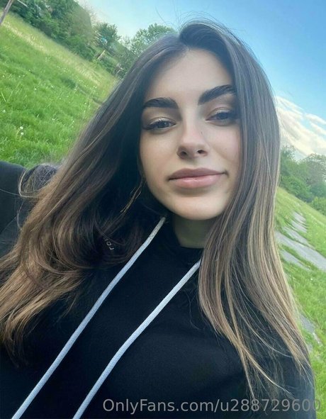 annie minor Nackt auf OnlyFans