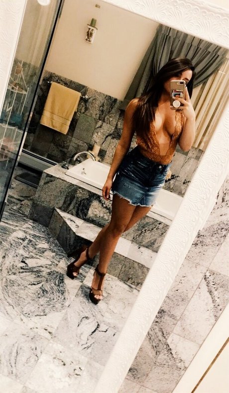 Lizzy Decologero Nacktbilder von OnlyFans