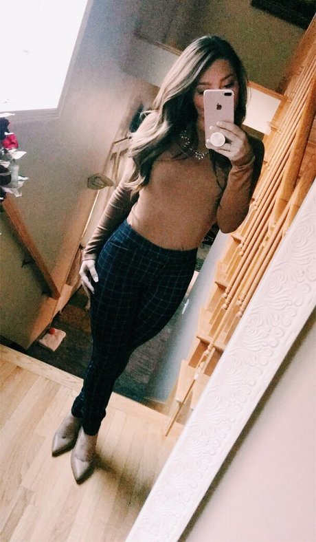 Lizzy Decologero Leaks von OnlyFans