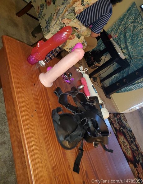 gothxxxbarbie OnlyFans Brüste Bild