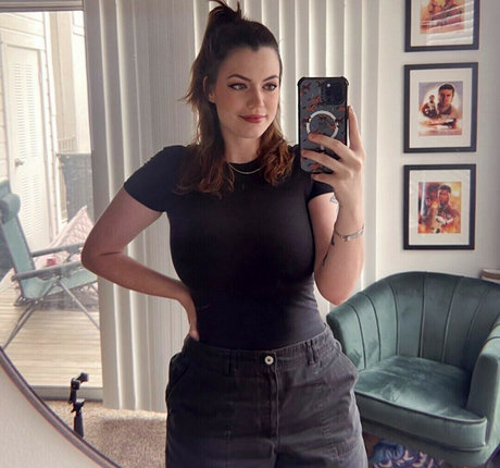 RipMika Nacktbilder OnlyFans Leaks