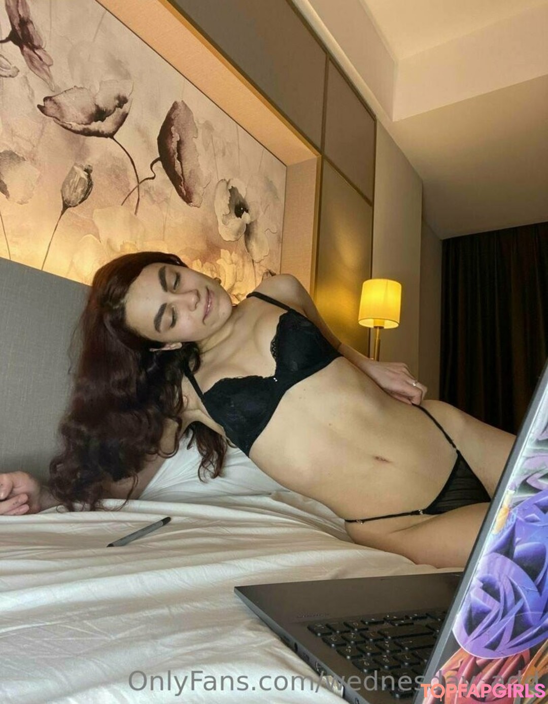 wednesday add OnlyFans Nacktbilder