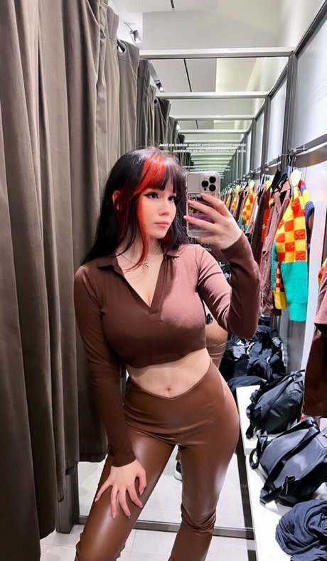 Shini Waifu Nackt auf OnlyFans