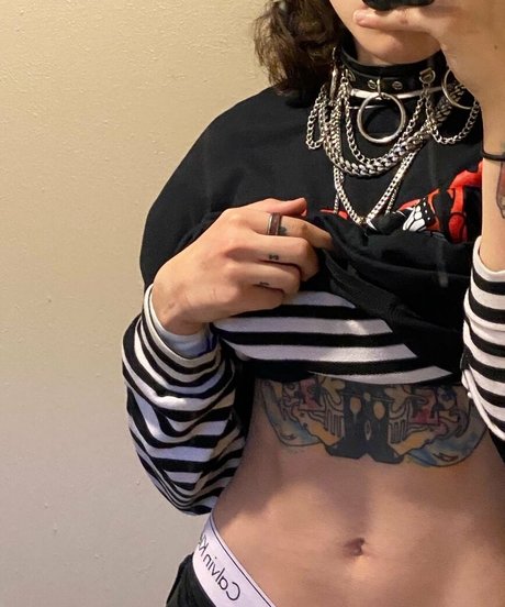 Suedmza Nacktbilder von OnlyFans geleakt