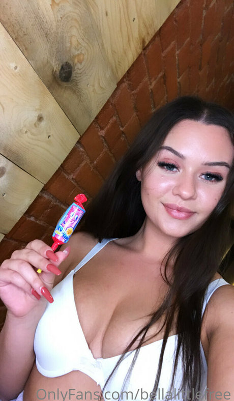 bellalittlefree22 OnlyFans Inhalte