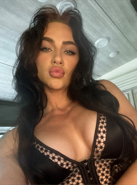 Vina Vice Free Nackt