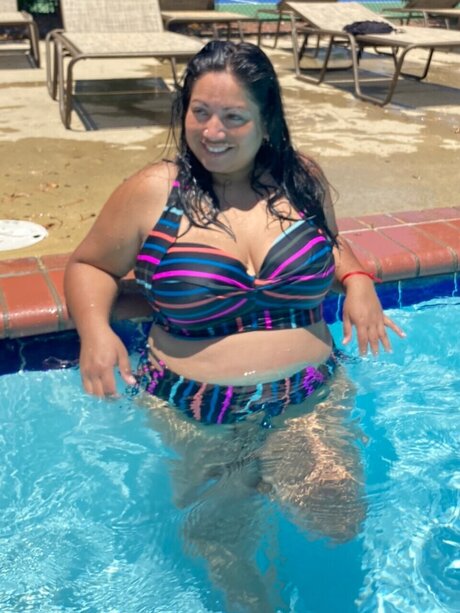 JuicyLatina OnlyFans Striptease