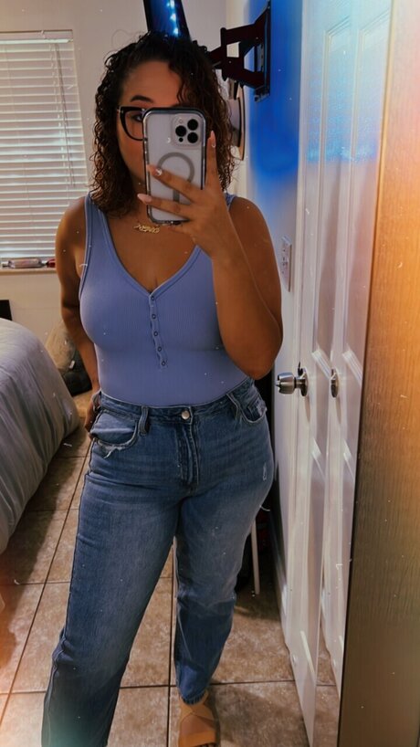 HotMom OnlyFans geleakte Bilder