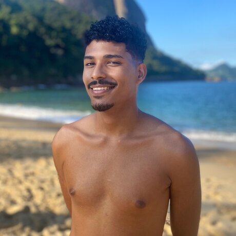 Fael OnlyFans Nacktbilder