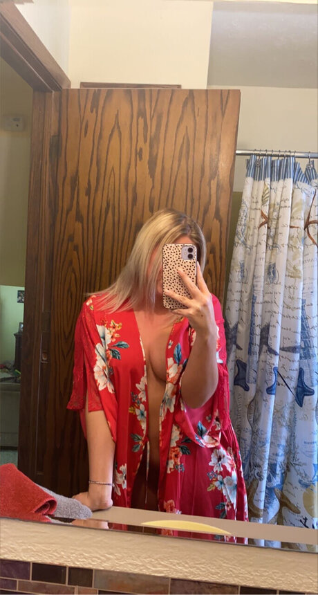 NoFaceMommy OnlyFans Bilder nackt