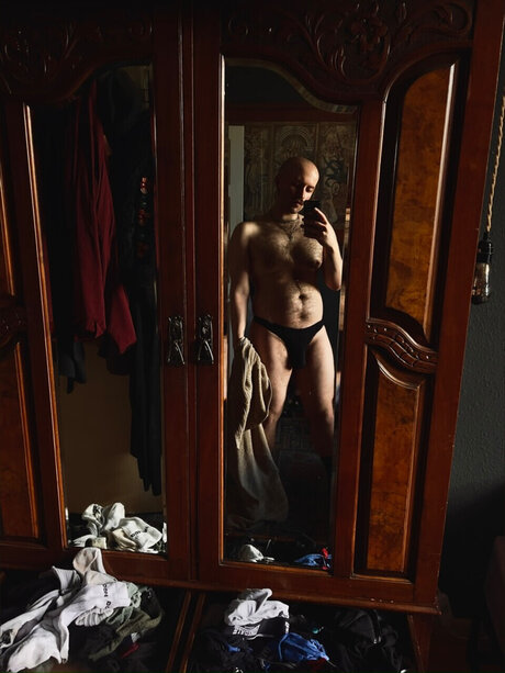 S Thomas OnlyFans Striptease