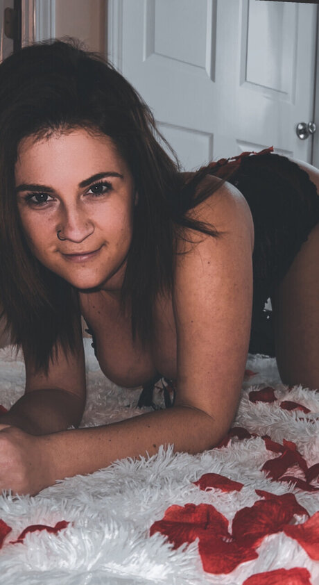 Kristen Layne OnlyFans Leaj