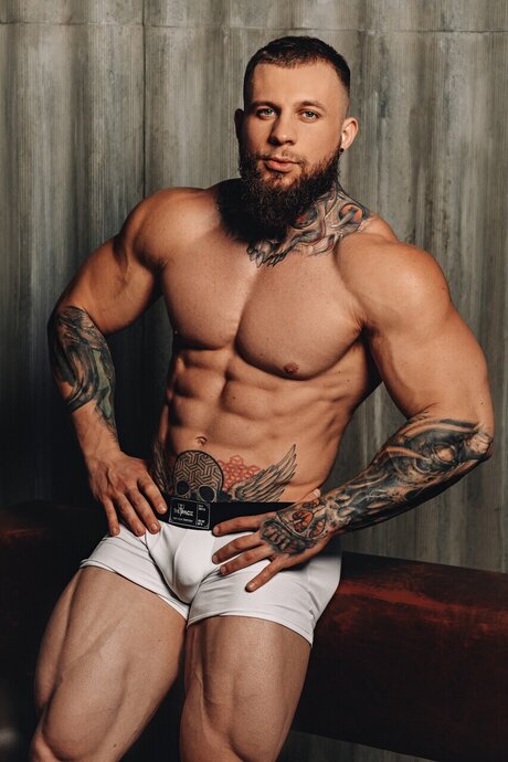 Oleg Bully Nacktbilder auf OnlyFans