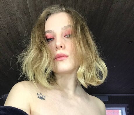 _Nina Palmer_ Geleakte OnlyFans-Inhalte