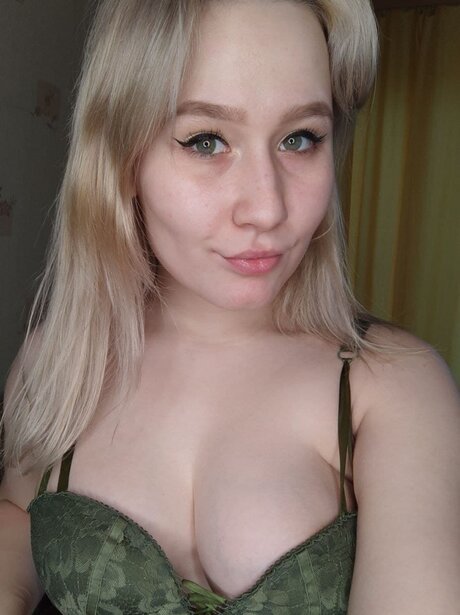 Naughty Babysitter Greta OnlyFans