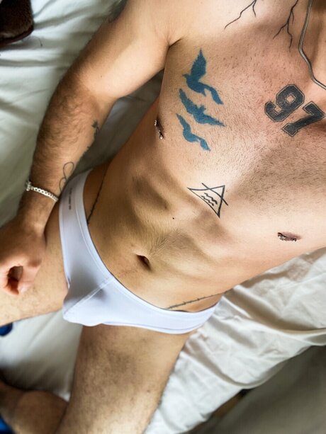 Hell boy OnlyFans-Bilder