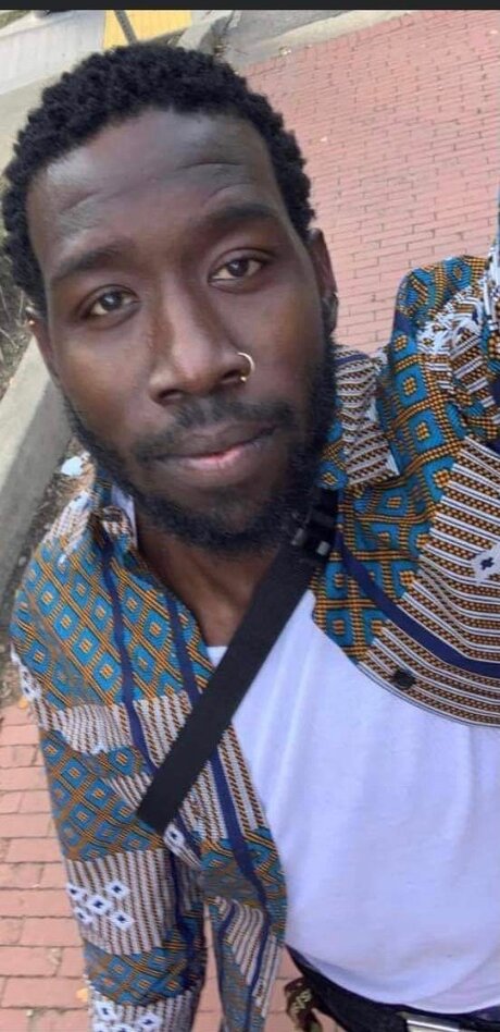 Modern Caveman OnlyFans Model Fotos