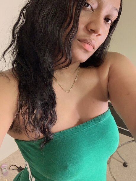 Myya OnlyFans Model Bilder