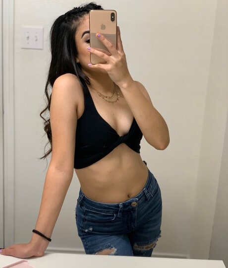 B E L L A OnlyFans Bilder