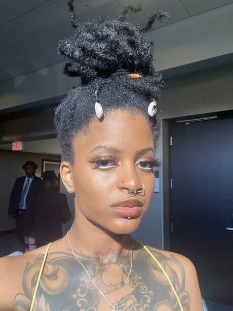 Napturallykinky NurlyFans-Pornos