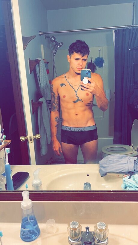 KGN DADDY OnlyFans Brüste Bild