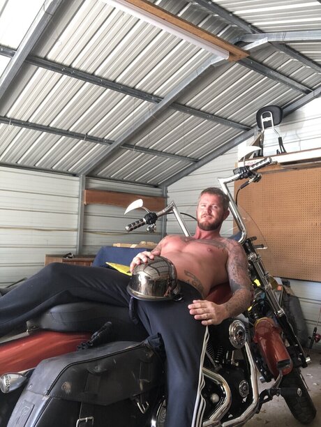 Bifunguy with bi gf Nacktbilder geleakt OnlyFans