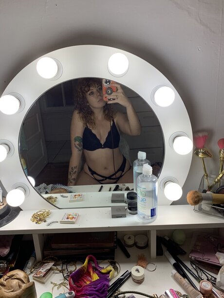 Mad_ OnlyFans Model Fotos