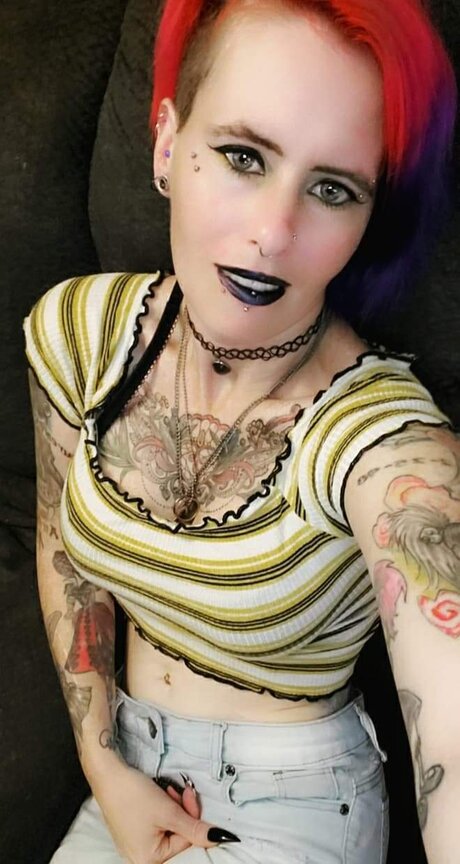 LUNA MARIE Gratis OnlyFans Inhalte