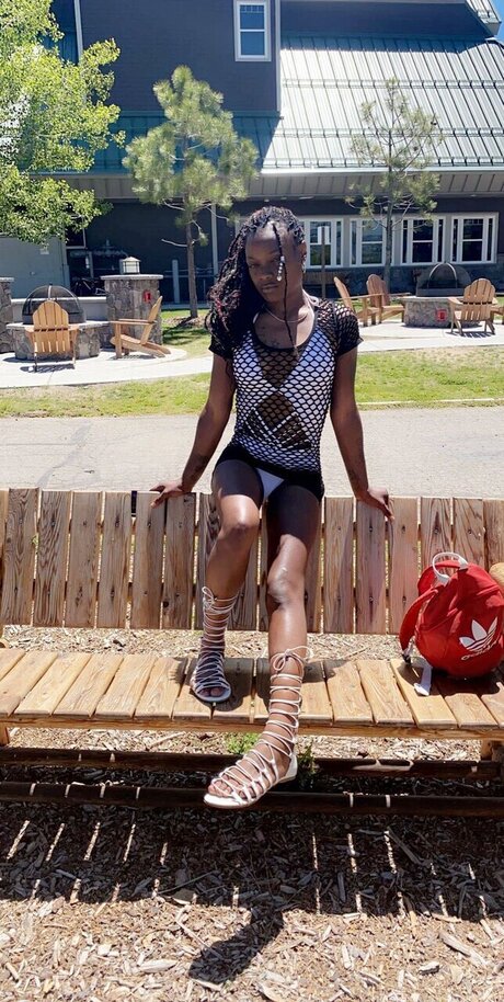 QUEENBEEDOUGH OnlyFans nackt