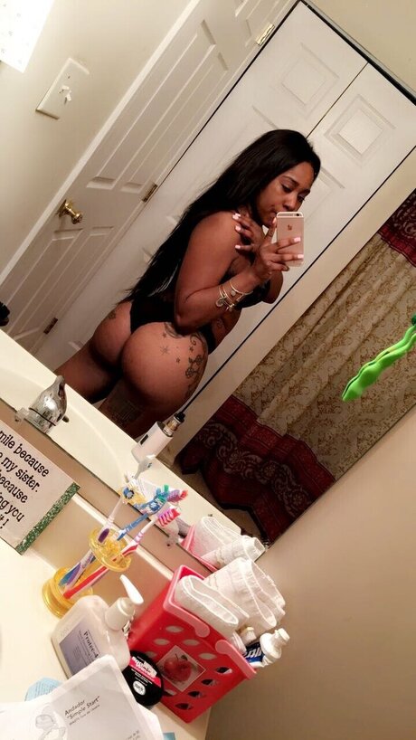 AnnaNicole OnlyFans geleakte Pornografie