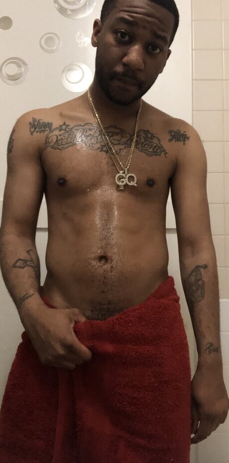 Almighty GQ Kostenlose OnlyFans-Pornos