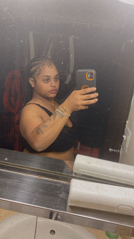 LightbrightbbyA OnlyFans Striptease