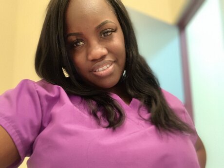 Pretty Feets Nacktpornos auf OnlyFans