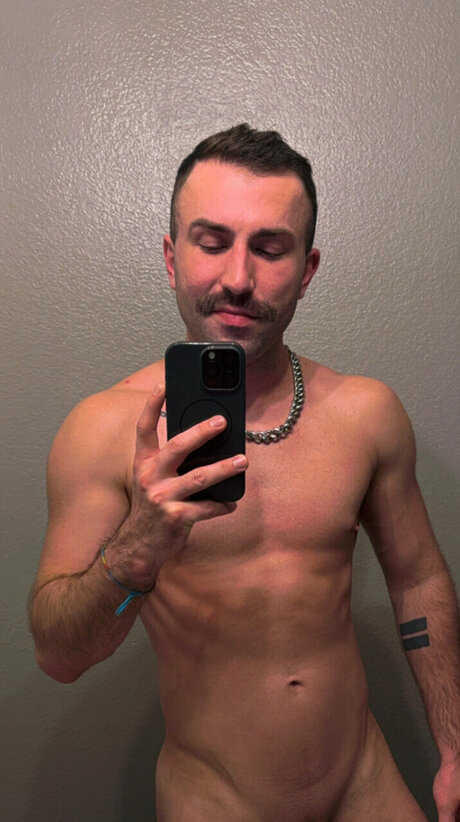 Kyle Cooper Nacktpornos auf OnlyFans