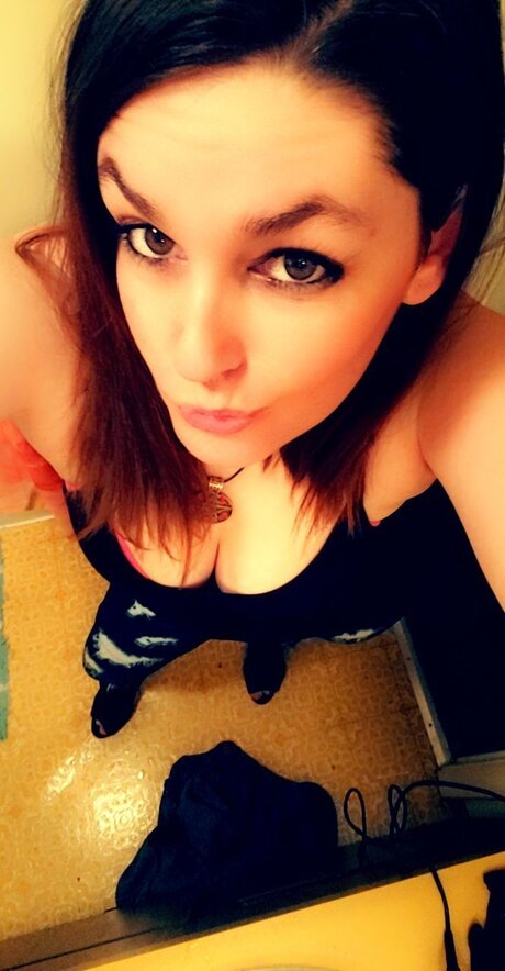 Shay Cunningham Sexy OnlyFans