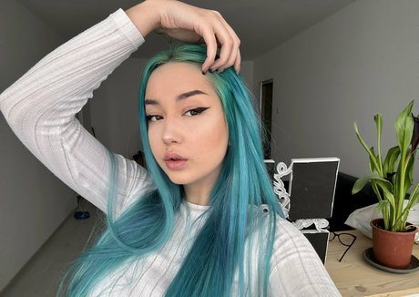 littlealicexxx OnlyFans Striptease